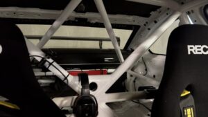 Fuldsvejset bur BMW M2 CS Racing lejebil