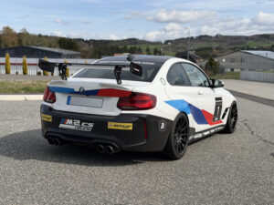 Et ægte BMW M2 CS Racing "Tracktool" du kan leje på Nürburgring