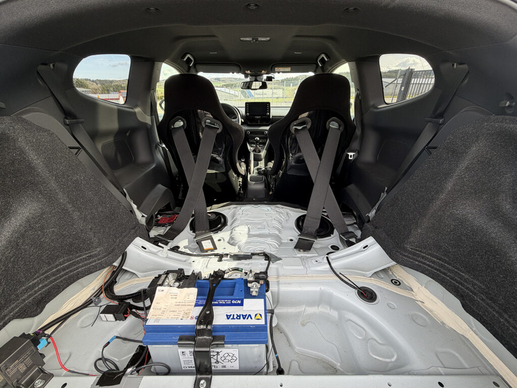 Optimal weight balance in our Toyota Yaris rental car at the Nürburgring